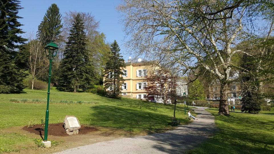 Villa Clar im Park Bad Gleichenberg Exterior foto